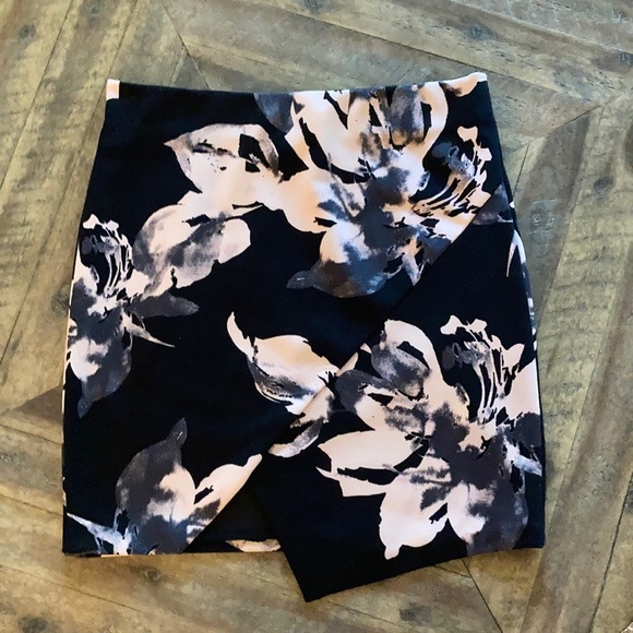 INC pencil skirt - Picture 1 of 4